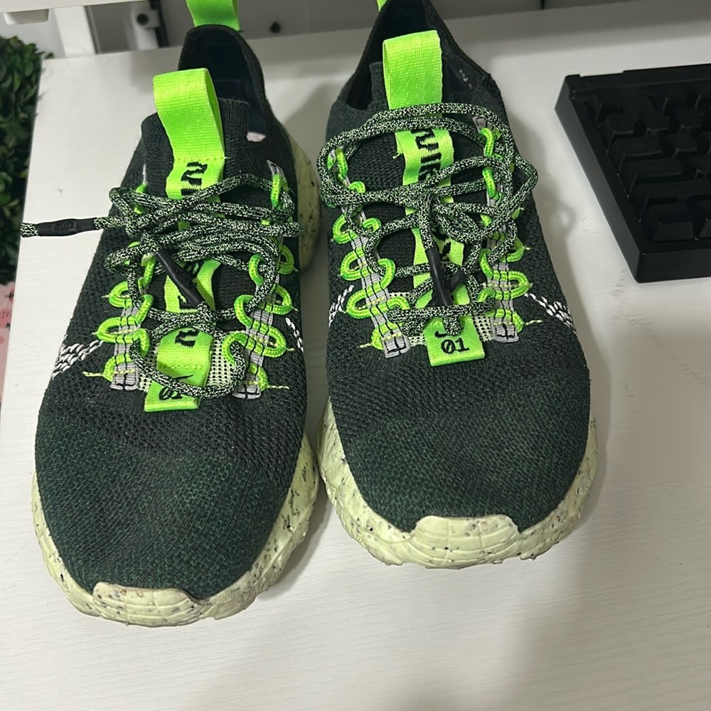 Nike Space Hippie 01 Carbon Green